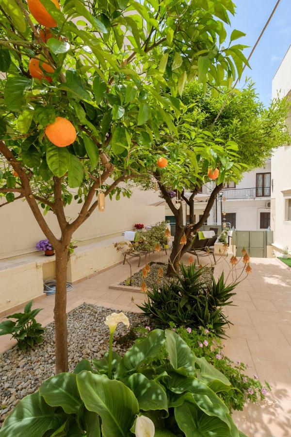 Home With Courtyard In Beating Heart Of Old Town! Chania  Eksteriør billede