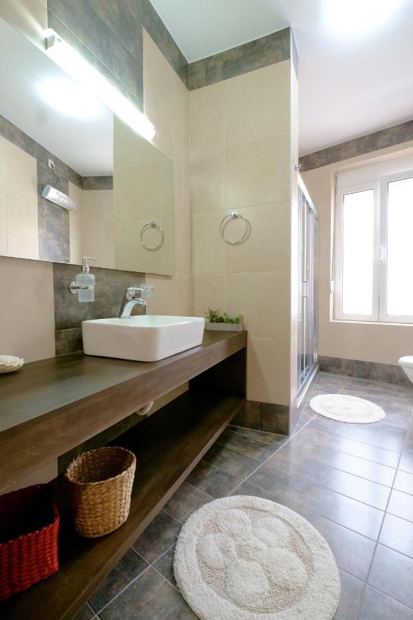 Home With Courtyard In Beating Heart Of Old Town! Chania  Eksteriør billede